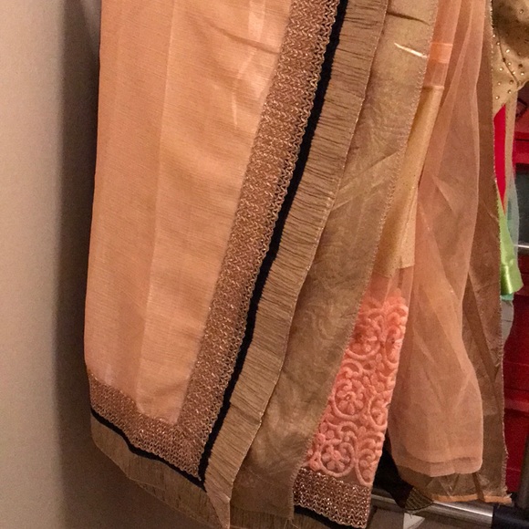 Peach saree - Picture 3 of 3